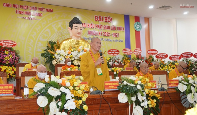 Thượng tọa Thích Phước Nghiêm, thành viên đoàn Chủ tọa phát biểu