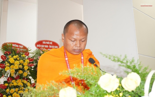 Đại đức Danh Tuấn thay mặt Tiểu ban Nhân sự giới thiệu dự kiến nhân sự nhiệm kỳ 2022-2027