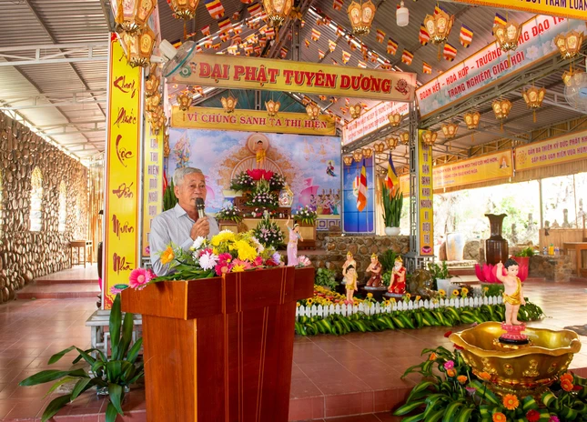 Cư sĩ Trương Minh Dũng báo cáo Phật sự nhiệm kỳ