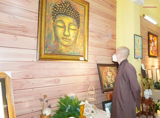 "Bình an" tên bức vẽ của họa sĩ Vũ Thị Cúc "Bình an" tên bức vẽ của họa sĩ Vũ Thị Cúc