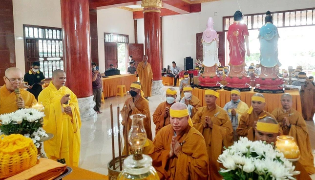 Môn đồ đệ tử trước Giác linh đài Ân sư