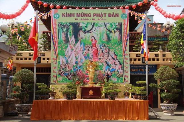 Lễ đài Phật đản tại chùa Ấn Quang (quận 10)