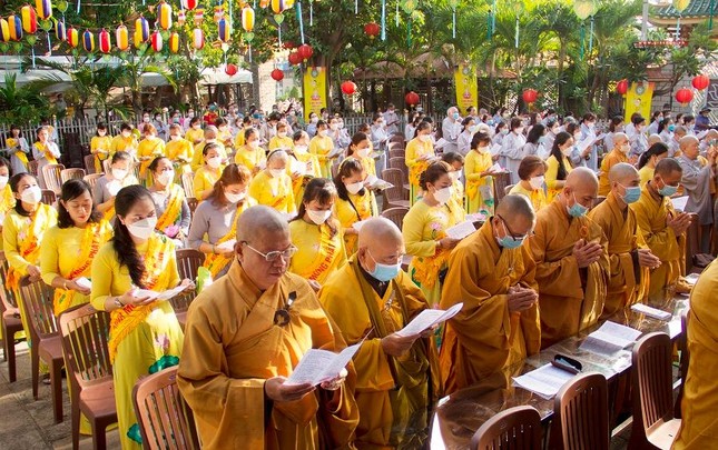 Tụng sám Khánh đản