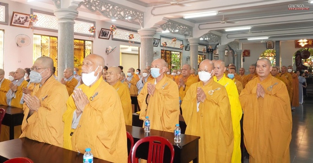 Tụng thời kinh Khánh đản