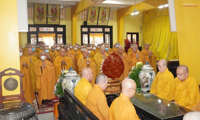 Chứng minh lễ có sự hiện diện chư tôn đức giáo phẩm Hội đồng Chứng minh, Hội đồng Trị sự, Ban Trị sự Phật giáo TP.HCM