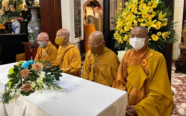 Chư tôn đức Hòa thượng chứng minh Chư tôn đức Hòa thượng chứng minh