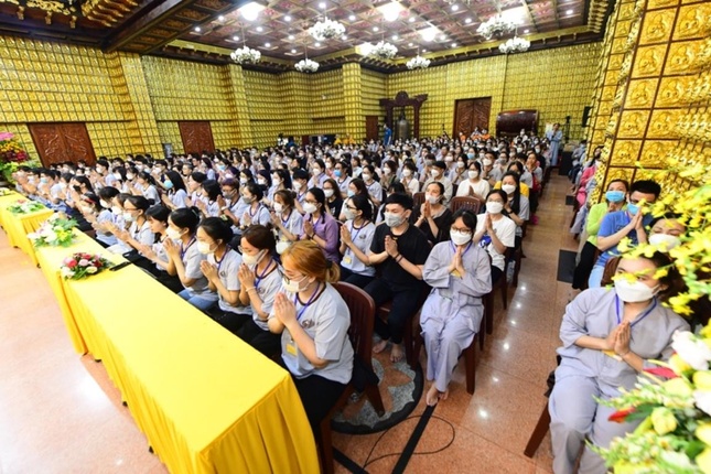 Tụng bài kệ Khánh đản