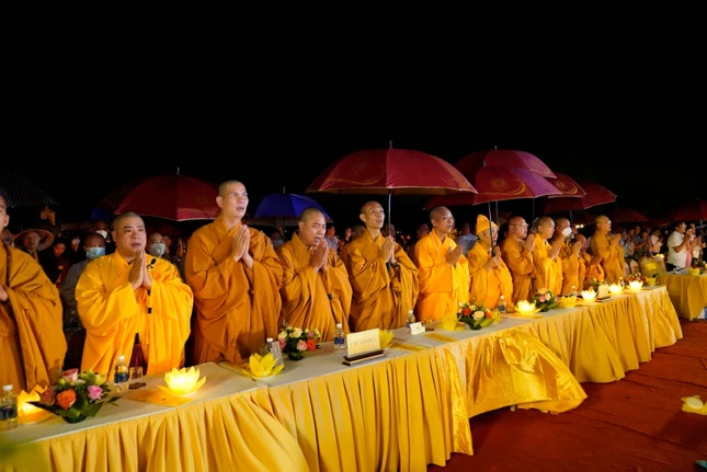 Chư tôn đức Phật giáo Hà Nam tham dự lễ