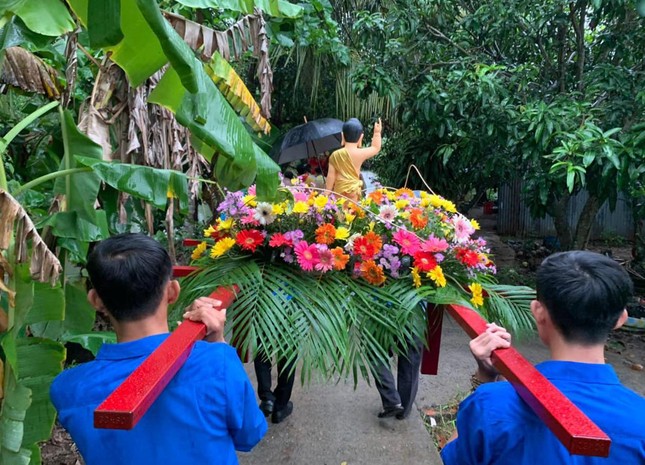 Lần đầu tiên Phật về quanh các con đường gần chùa An Long trong mùa Phật đản Phật lịch 2566 Lần đầu tiên Phật về quanh các con đường gần chùa An Long trong mùa Phật đản Phật lịch 2566