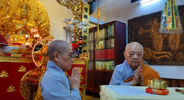 Chư Ni trưởng tác pháp đối thú thọ an cư