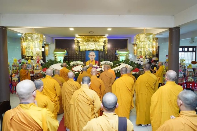 Trang nghiêm lễ tưởng niệm Trang nghiêm lễ tưởng niệm