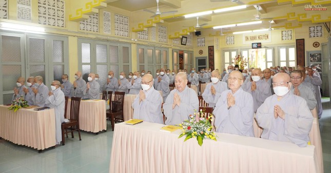 Chư tôn đức Phân ban Ni giới TP.HCM tham dự lớp học về giới luật sáng 8-6-2022