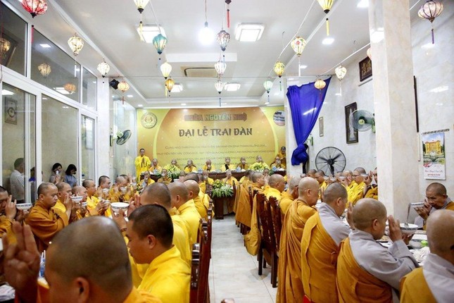 Cúng dường trai Tăng