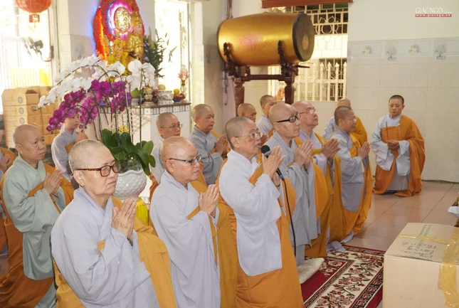 Chư tôn đức tác bạch cúng dường tại trường hạ chùa Long Thạnh Chư tôn đức tác bạch cúng dường tại trường hạ chùa Long Thạnh