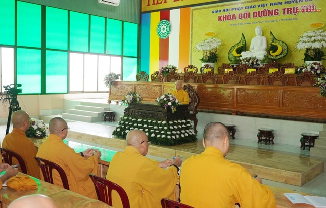 Sau lễ khai giảng, Hòa thượng Thích Huệ Thông, Phó Tổng Thư ký Hội đồng Trị sự kiêm Chánh Văn phòng 2 Trung ương Giáo hội đã có bài hướng dẫn về kinh nghiệm trụ trì trong thời đại công nghệ 4.0