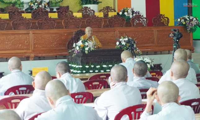 Hòa thượng Thích Minh Thông giảng về giới luật Hòa thượng Thích Minh Thông giảng về giới luật