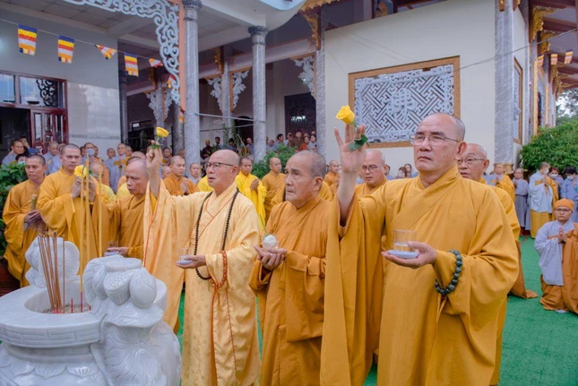 Chư tôn đức sái tịnh