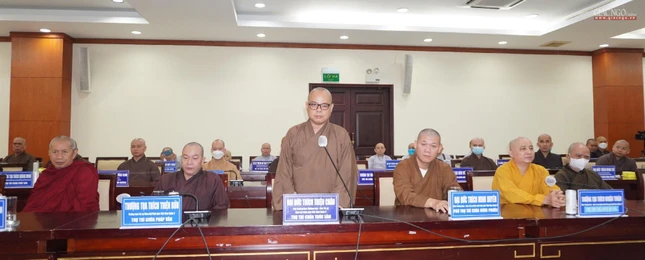 Đại đức Thích Thiện Châu phát biểu nói về các công tác an sinh xã hội của Phật giáo trên địa bàn