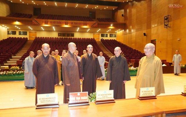 Kiểm tra các khâu sắp xếp nơi ngồi Ban Chứng minh, đoàn chủ tọa