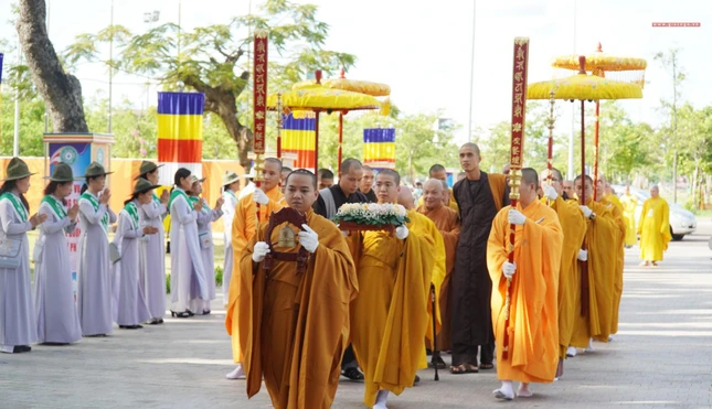 Cung nghinh chư tôn giáo phẩm