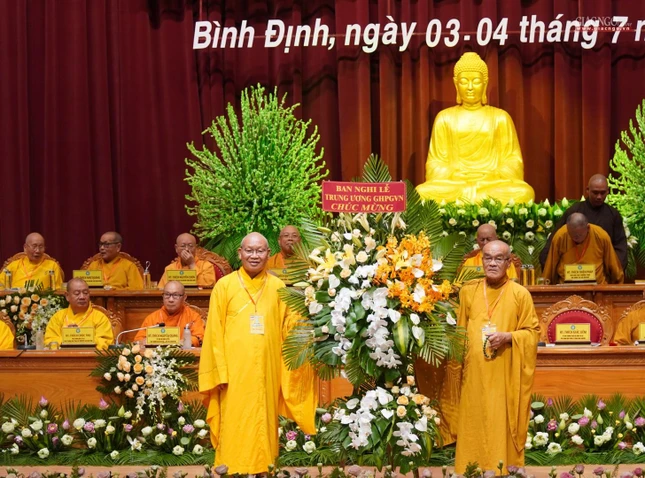 Lẵng hoa chúc mừng của Ban Nghi lễ Trung ương