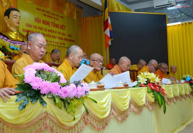 Chư tôn đức Văn phòng II Trung ương và đại biểu tham dự