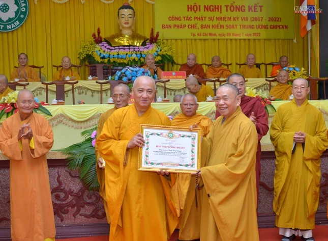 Hòa thượng Thích Huệ Thông, Phó Trưởng ban Thường trực Ban Pháp chế Trung ương nhận Bằng tuyên dương công đức