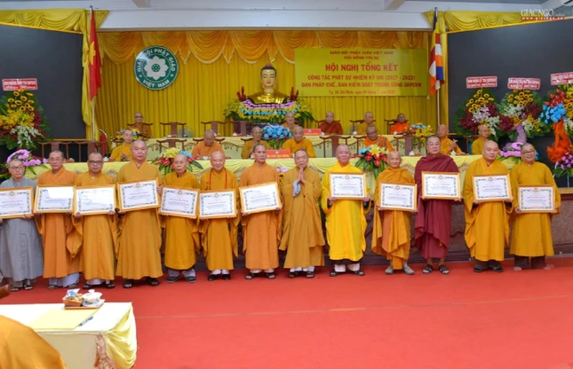 Ban Kiểm soát Trung ương đón nhận Bằng tuyên dương công đức, Bằng công đức của Trung ương GHPGVN