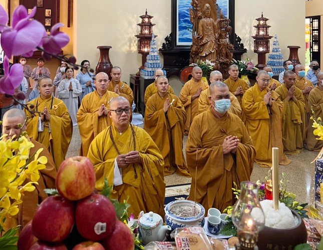 Chư tôn đức chùa Xá Lợi tưởng niệm