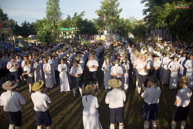 Sinh hoạt dưới cờ