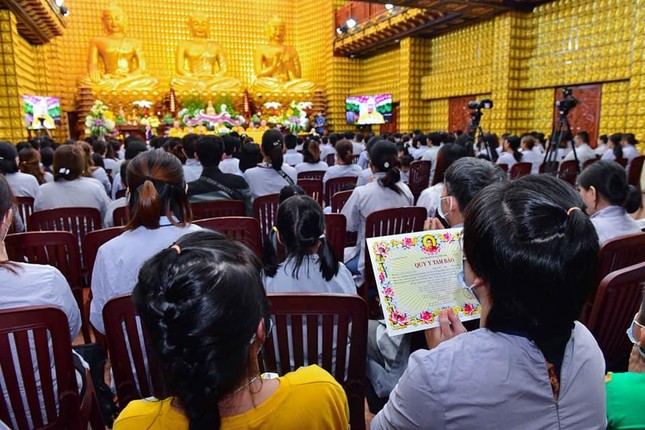 Có trên 700 Phật tử quy y tại chùa Giác Ngộ