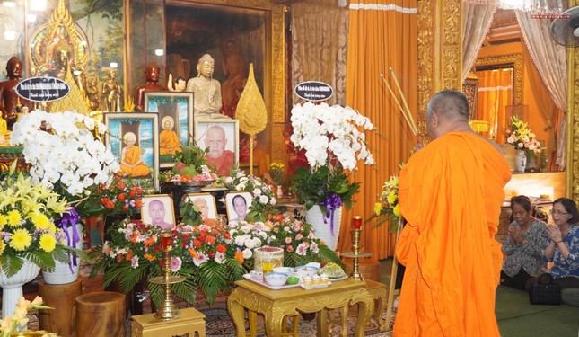 Tưởng chư tôn đức Tăng, chư tiền bối hữu công