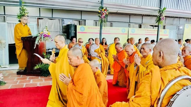 Hành giả dâng lời tri ân