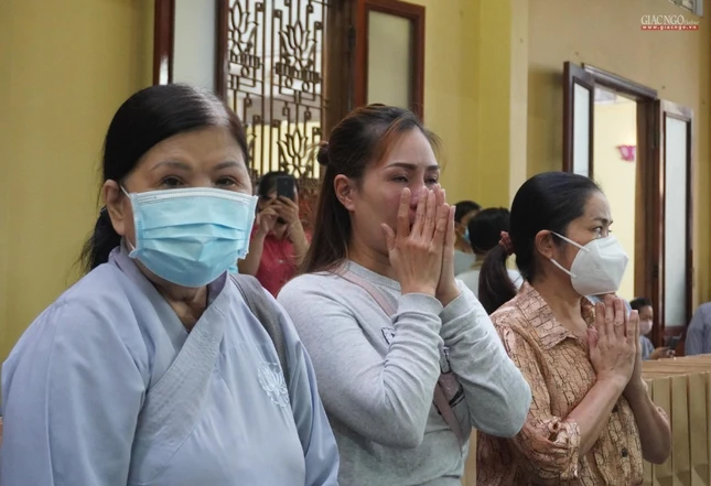 Xúc động khi đọc tới những đoạn kinh Vu lan nói về công ơn cha mẹ