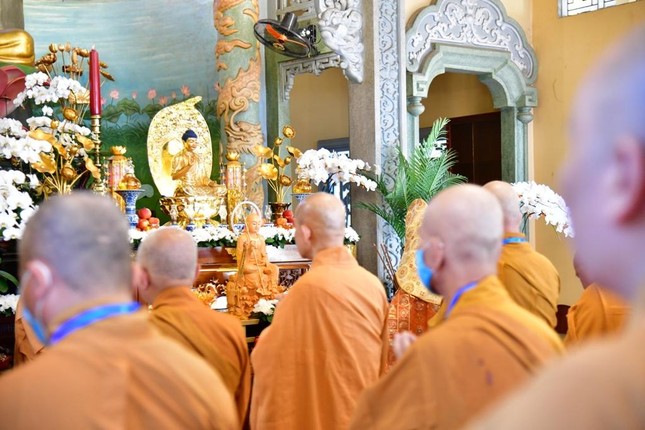 Trang nghiêm Khóa lễ