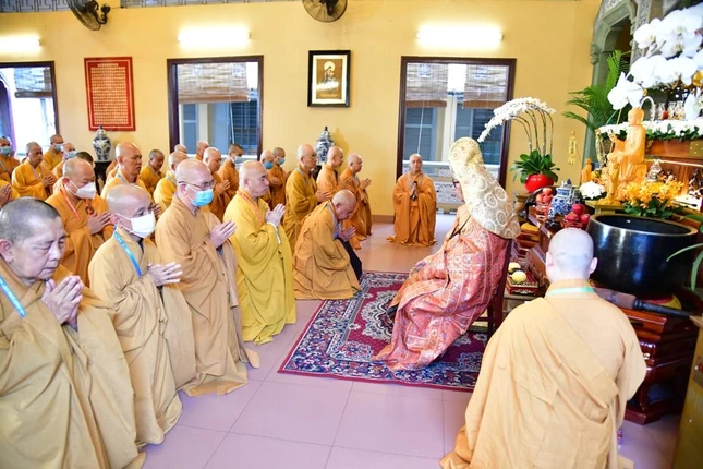 Chư Tăng trang nghiêm đồng khải bạch Tự tứ