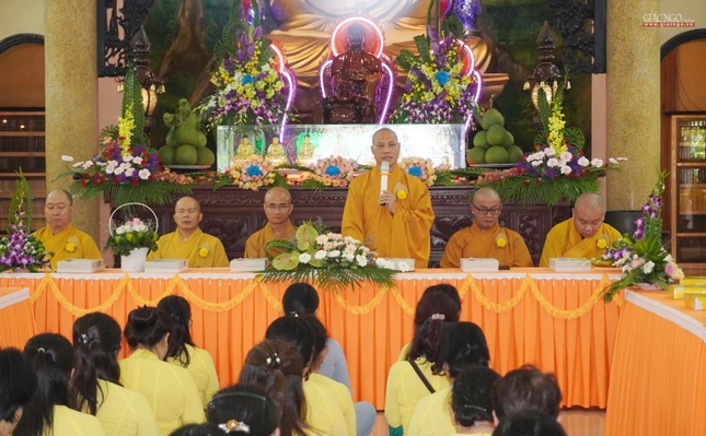 Thượng tọa Thích Trí Chơn ban đạo từ