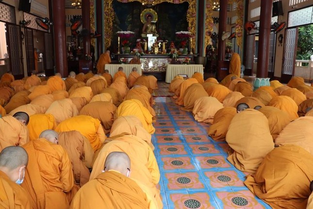 Đảnh lễ Tam bảo