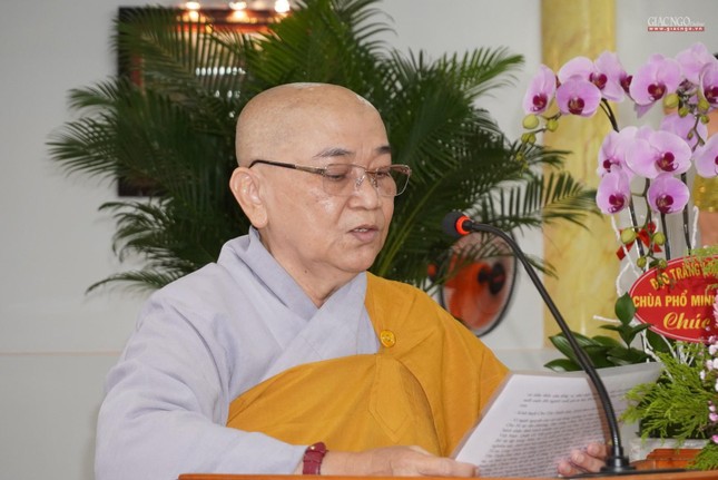 Ni sư Thích nữ Diệu Nhơn phát biểu khai mạc lễ tạ pháp Ni sư Thích nữ Diệu Nhơn phát biểu khai mạc lễ tạ pháp