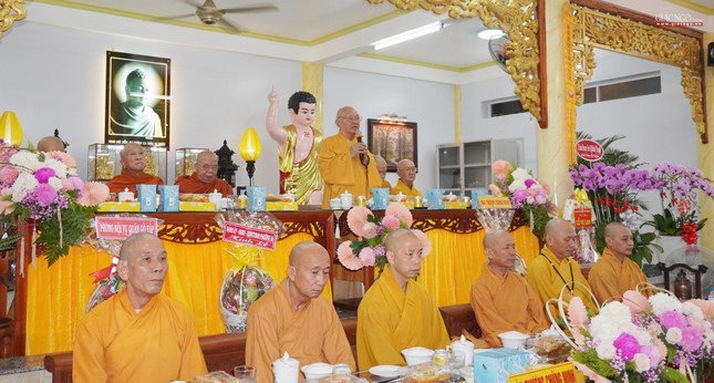 Hòa thượng Thích Giác Thuận Ban đạo từ chứng minh Hòa thượng Thích Giác Thuận Ban đạo từ chứng minh