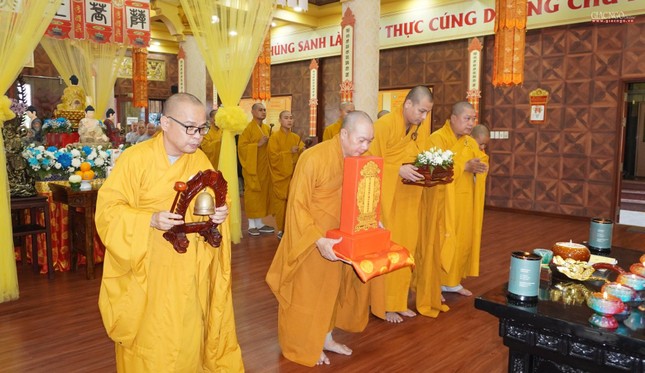 Lễ Phật Lễ Phật