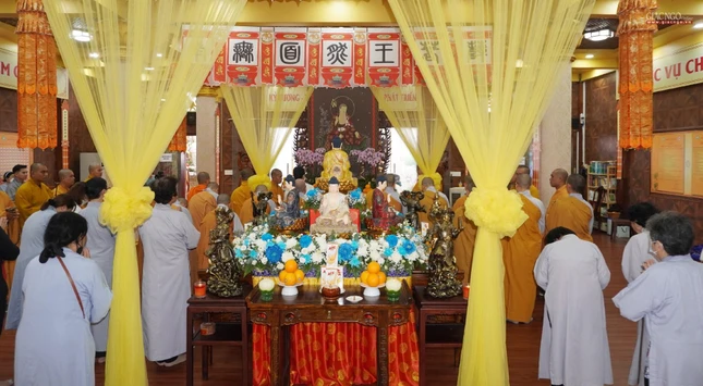 Trang nghiêm khóa lễ tại chùa Minh Đạo Trang nghiêm khóa lễ tại chùa Minh Đạo