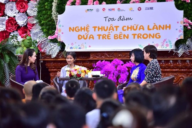 Nghe các vị khách mời chia sẻ