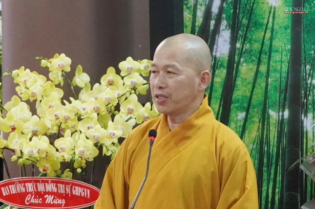 Thượng tọa Thích Minh Nhẫn báo cáo kết quả tọa đàm sáng 16-8