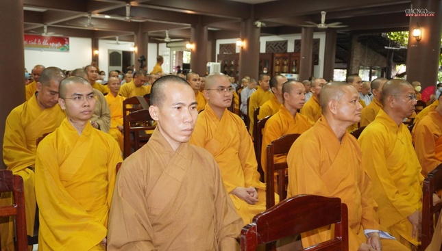 Chư tôn đức tham dự