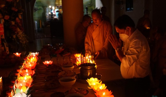 Thành kính tưởng niệm Thành kính tưởng niệm