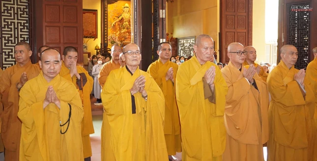 Chư tôn đức Văn phòng 2 Trung ương, cùng chư tôn đức Phật giáo TP.HCM