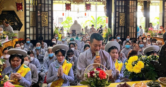 Phật tử dâng lời tác bạch Phật tử dâng lời tác bạch