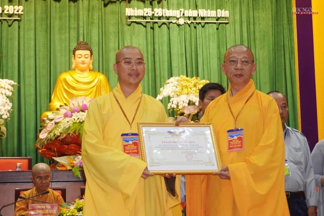 Trao tặng Bằng tuyên dương công đức của Phật giáo tỉnh Đắk Nông