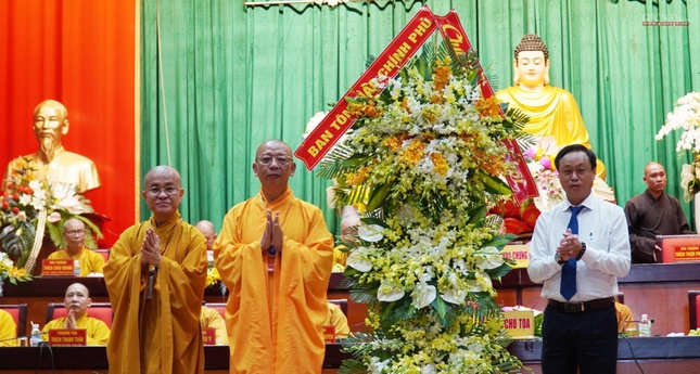 Lẵng hoa chúc mừng của Ban Tôn giáo Chính Phủ